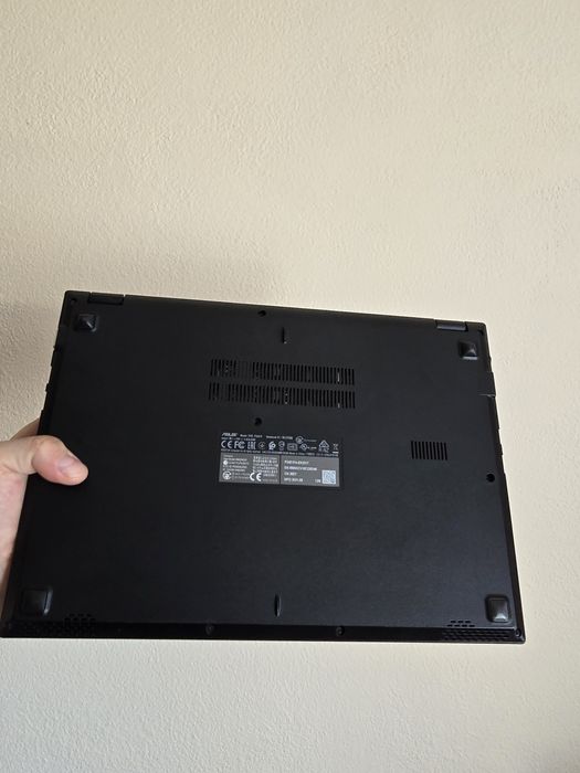 Asus ExprertBook(Core i3(10-Gn),SSD 240Gb,RAM 8Gb).FullHD.АКБ 2.5 часа