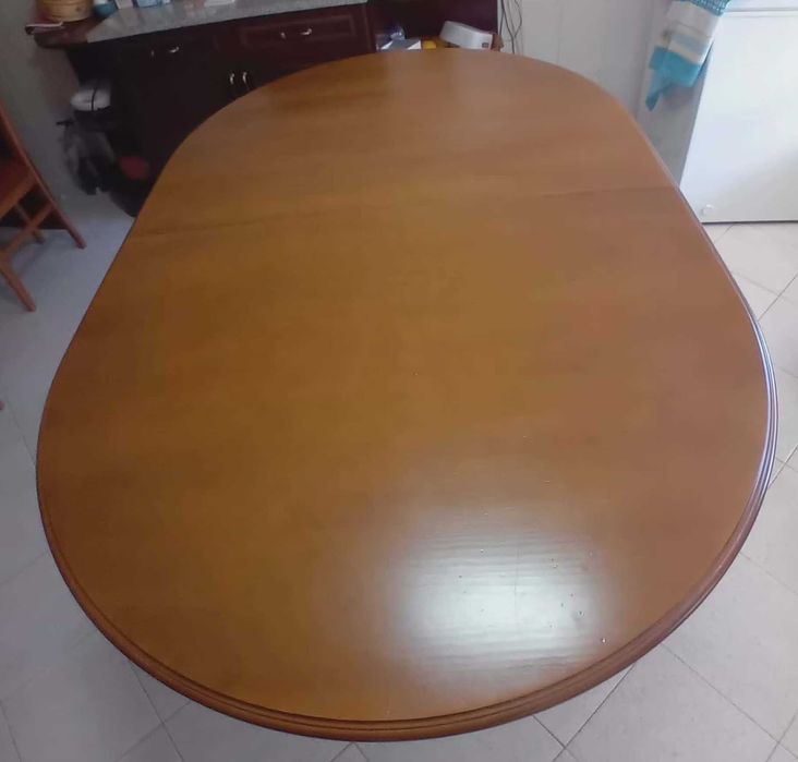 Mesa de sala em cerejeira