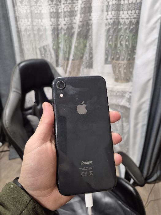 Продам iPhone Xr