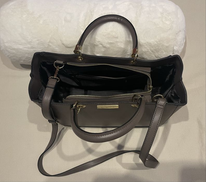 Ciemna beżowa torebka Carvela Kurt Geiger