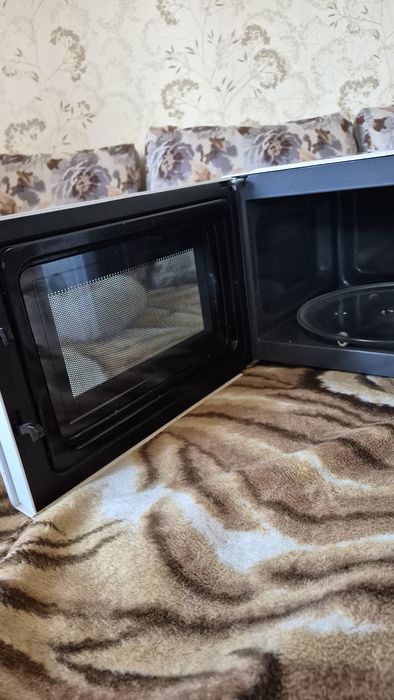 Мікрохвильова піч  Bosch