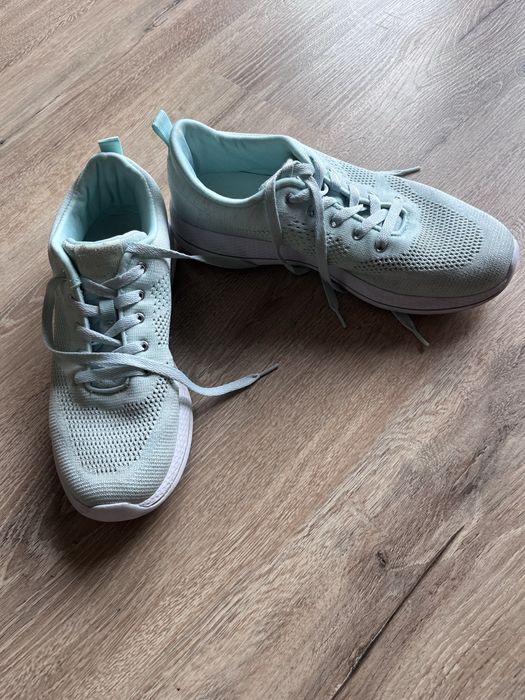 Miętowe adidasy rozmiar 40 wkladka 26cm