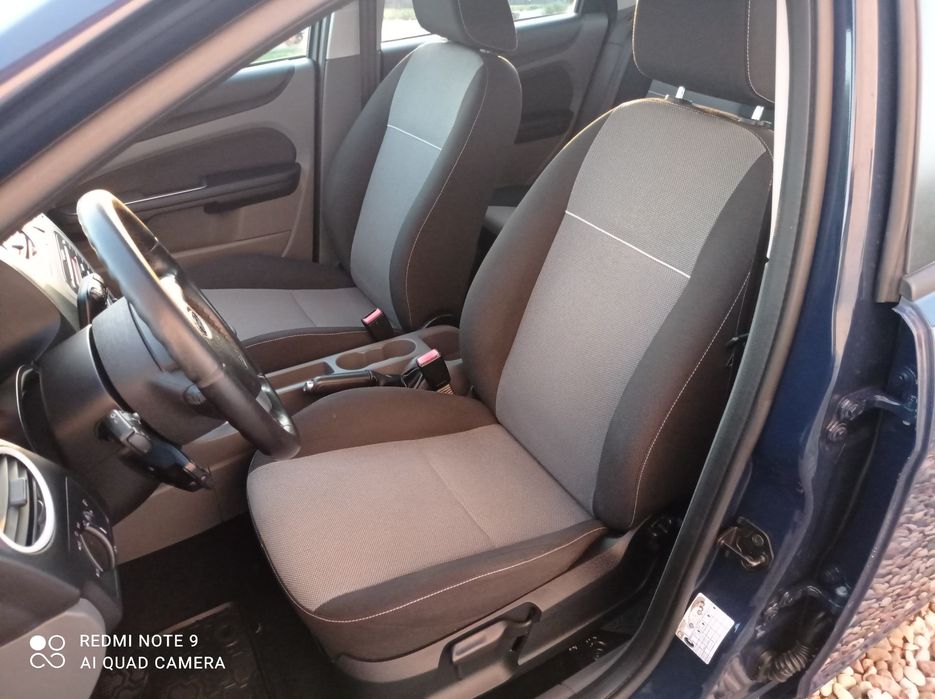 • Ford Focus •2011 • 1.6 benzyna • 5 drzwi • z Niemiec •