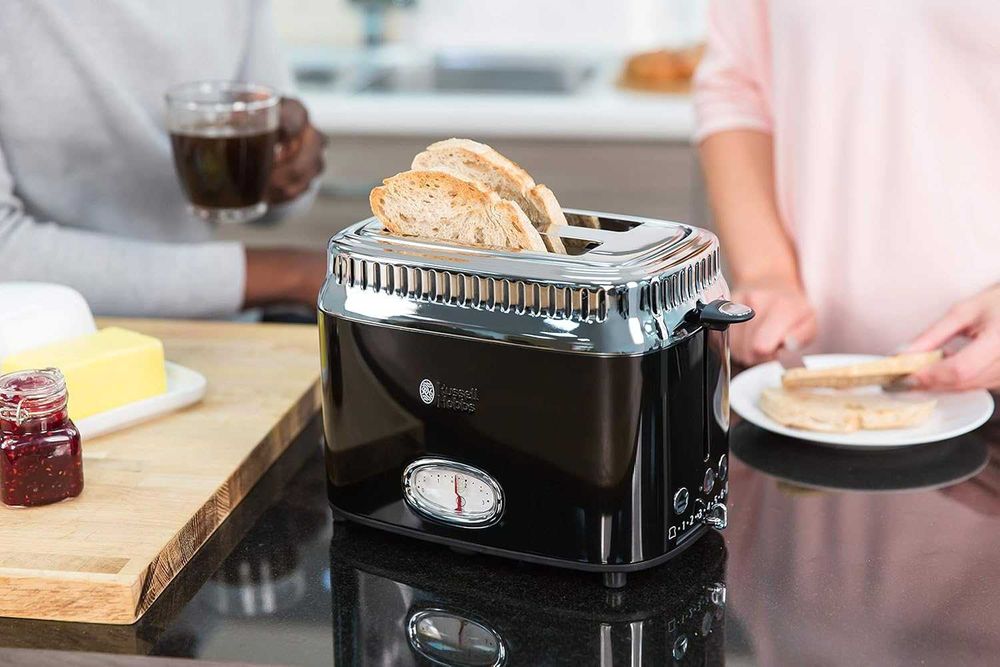 Тостер Russell Hobbs Retro Black 21681-56 [Клас енергоспоживання A+]