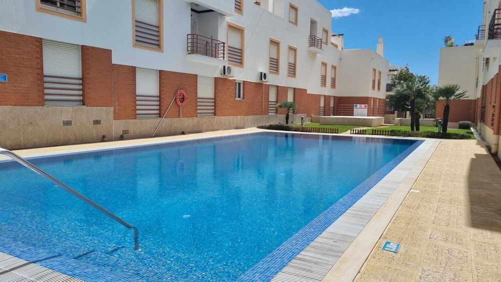 Apartamento T2 em Cabanas de Tavira, com piscinas e próximo do cais