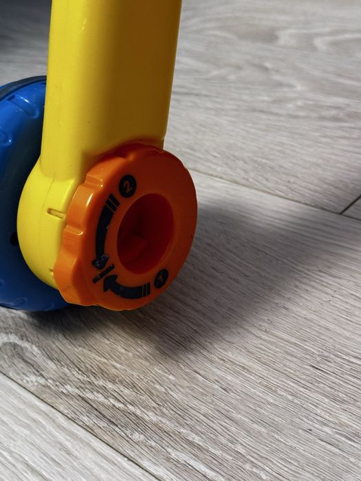 Ходунки штовхач з інтерактивною ігровою панеллю