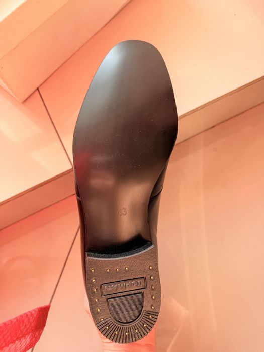 Продам абсолютно нові чоловічі шкіряні туфлі