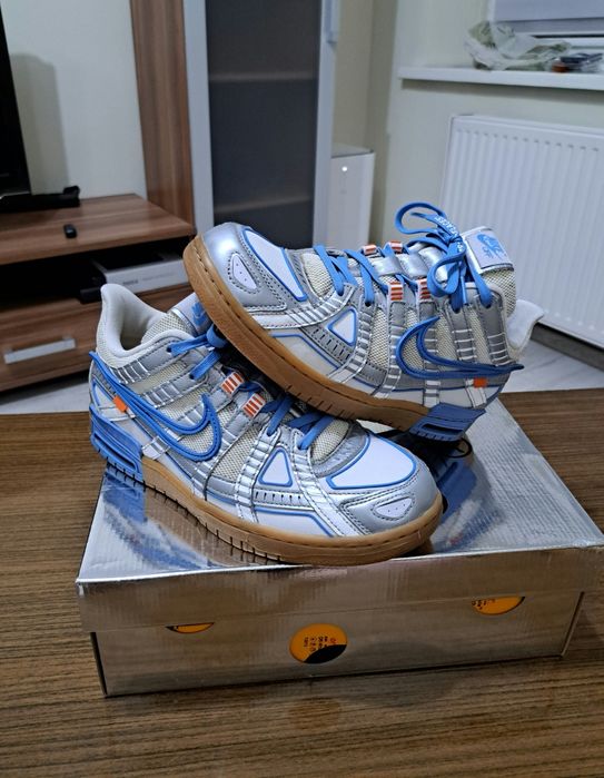 Nike dunk off white unc