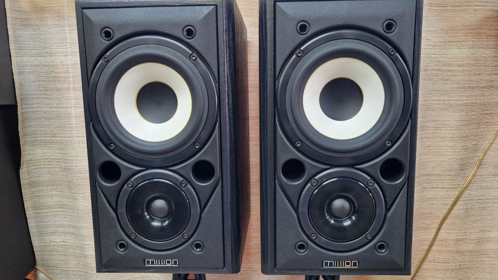 Акустична система Mission 700