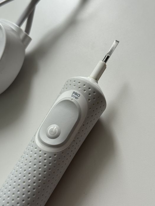 Зубна щітка oral-b vitality