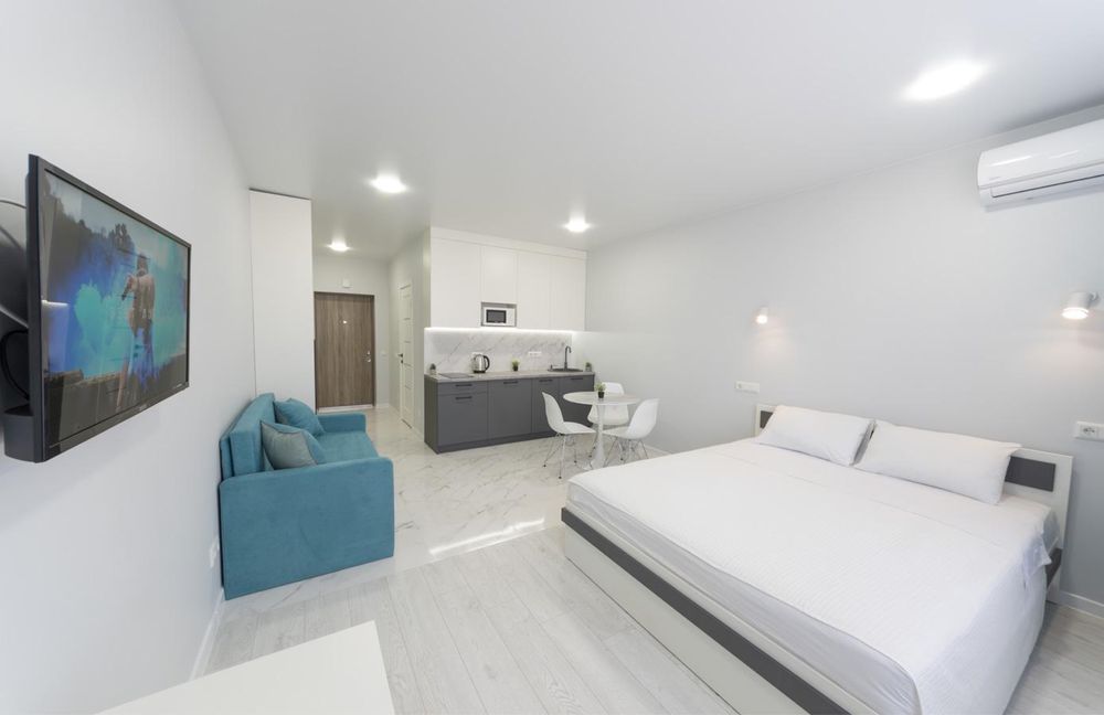 Подобово, за 5 хв. від метро, затишна студія, у будинку з Генератором.