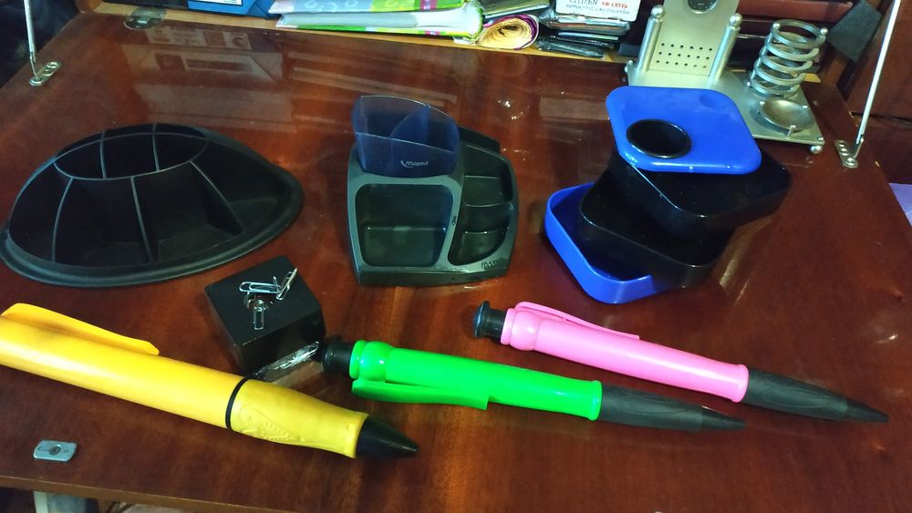 Подставка для ручек и скотча, ручка