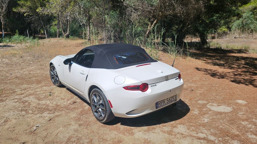 Mazda MX-5 cabrio, 2.0 b, 160KM, manual,  biała Perła metalic