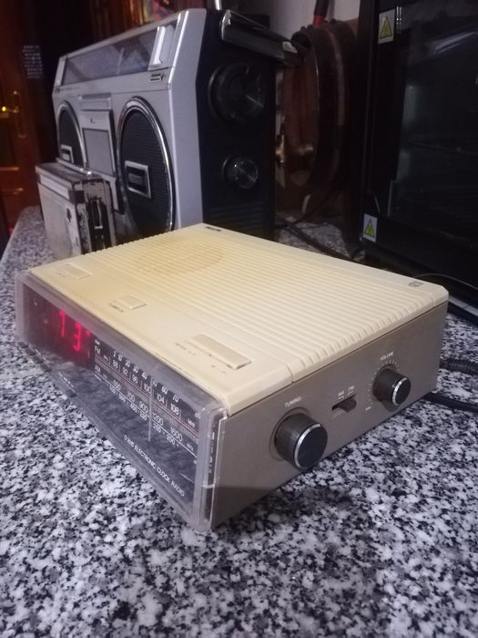 Philips Alarm Clock64750950098563124