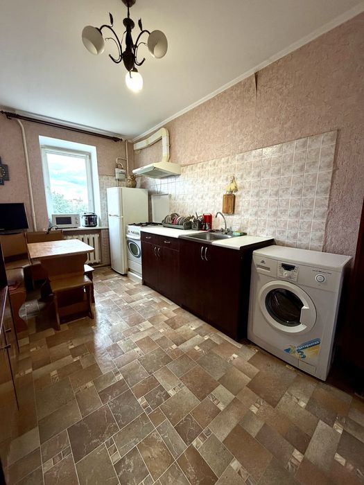 Оренда 3к квартири, Виставка