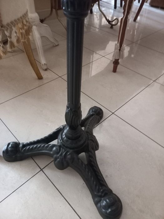 Стіл круглий обідній