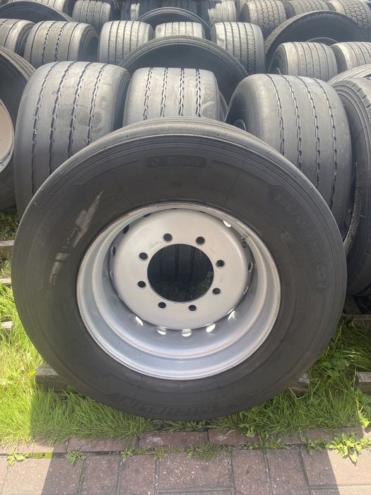 felga-ko-a-11-75-22-5-11-75-r22-5-na-8-lub-6-otwor-w-do-przyczepy-nekla