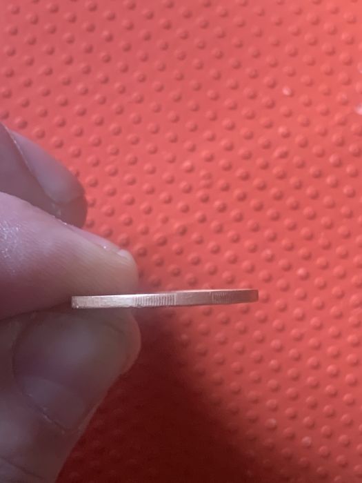 Продам пятисят копеек четыре ягоды