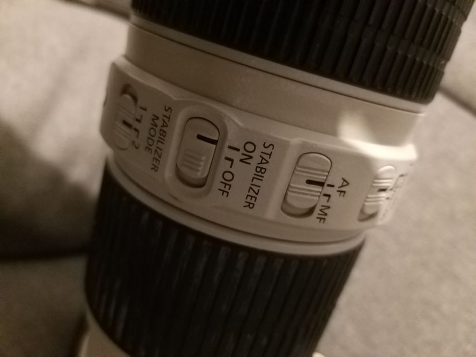 Canon 70-200mm f4 IS ( Como Nova ) Serie L tenho Canon 7d e tmb lentes