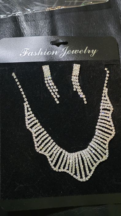 Elegancki zestaw kolczyki + naszyjnik