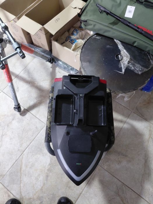 кораблик для рыбалки