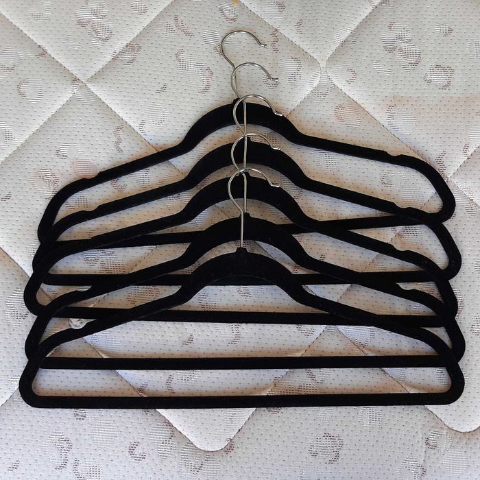 5 Cabides Veludo Preto