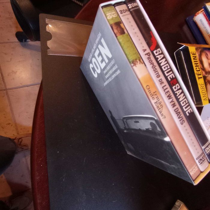 Coleções de Dvd´s  de vários filmes e séries  de culto