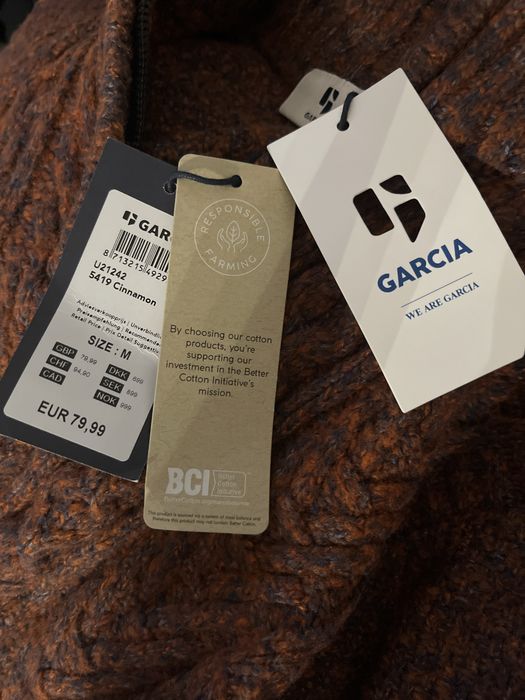 Sprzedam nowy, pleciony sweter unisex z rozpinanym golfem