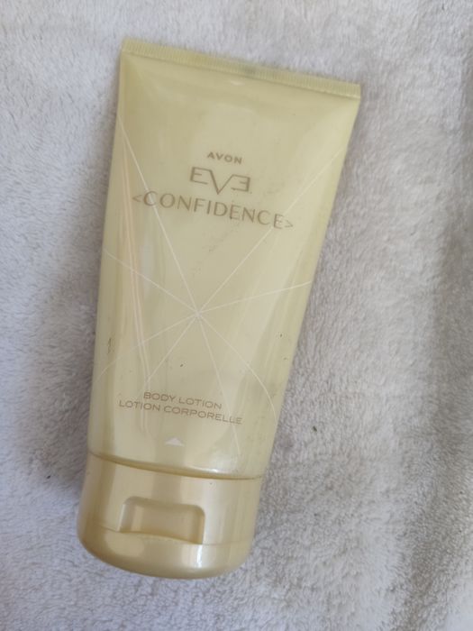 Avon EVE confidence balsam do ciała perfumowany