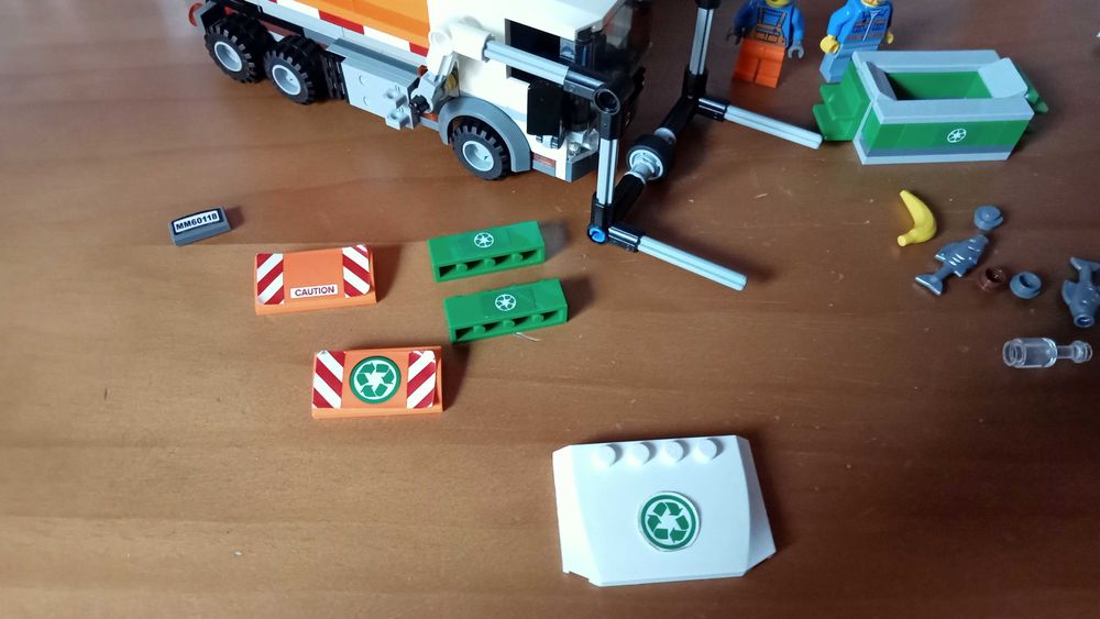 Lego city 60118 Garbage truck