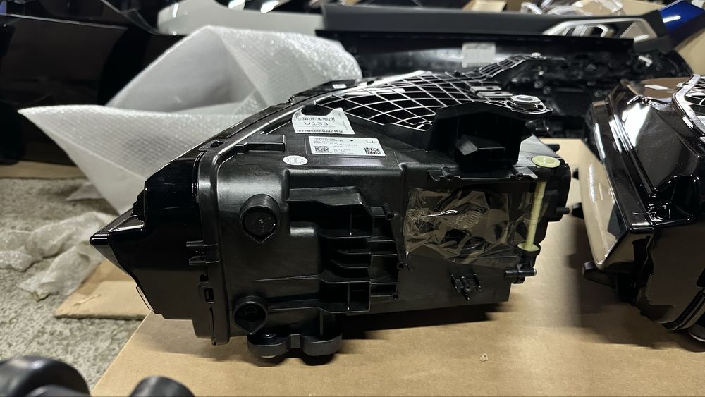 В наявності  оптика bmw g70 i7 фари bmw 7 g70 i7