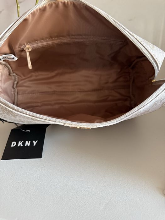 Nowa kosmetyczka dkny