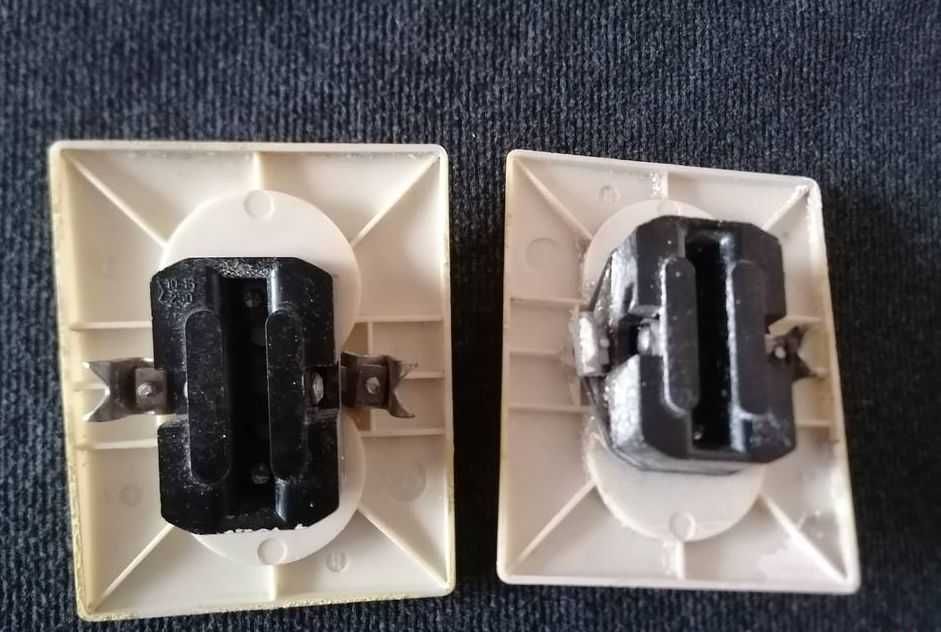 Gniazdko elektryczne podwójne podtynkowe.