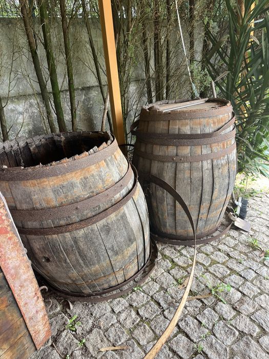 Venda de pipas de madeira