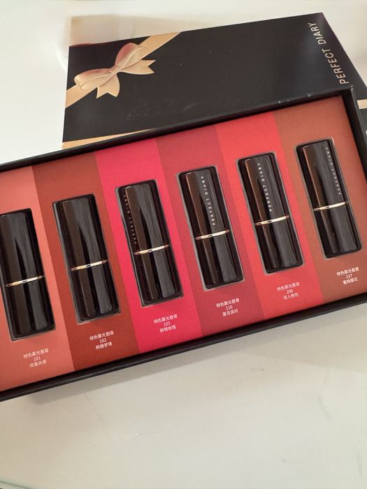 Мініатюри помади для губ Perfect Diary lipstick