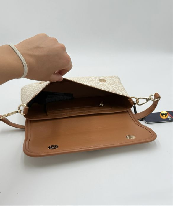 Сумка женская T*mmy  | Бежевый и черный | Монограмма