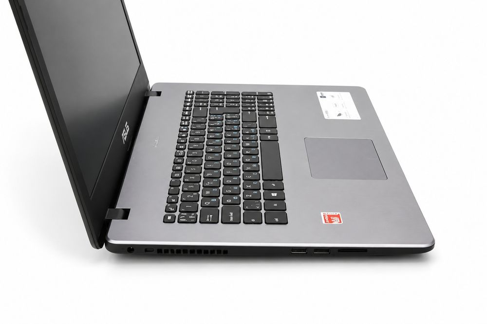 Игровой ноутбук Asus X705