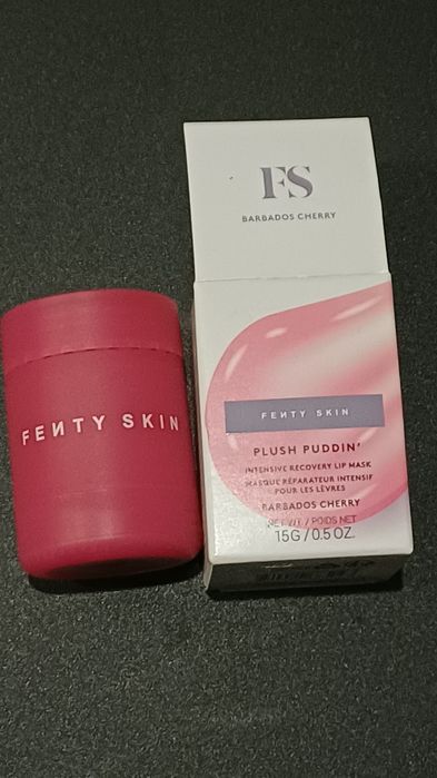 maska do ust Plush Puddin'