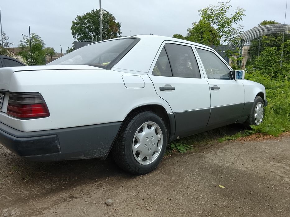 Продам мерседес 124