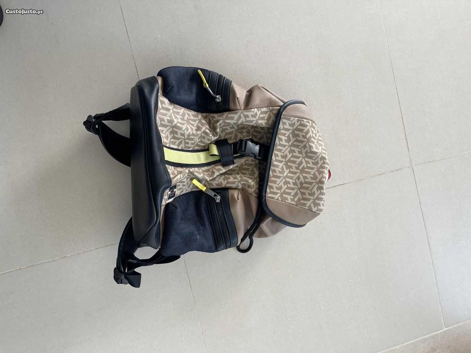 Mochila THOMMY HILFIGER bege couro sintético