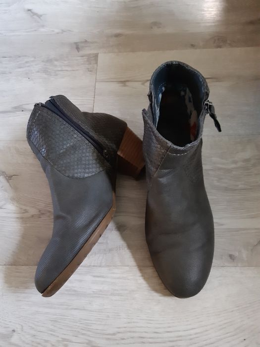 Szare botki na 4.5 cm obcasie podbitym u szewca rozmiar 37 zapinane