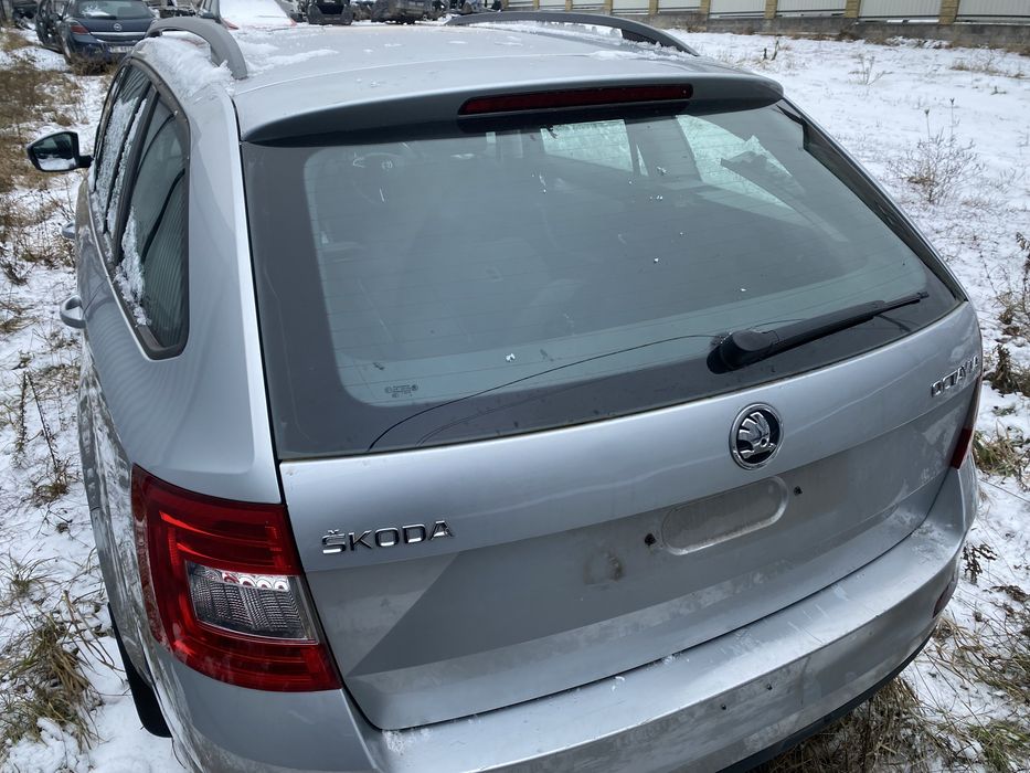 Ляда кришка багажника Skoda Oktavia A7 Шкода Октавія А7