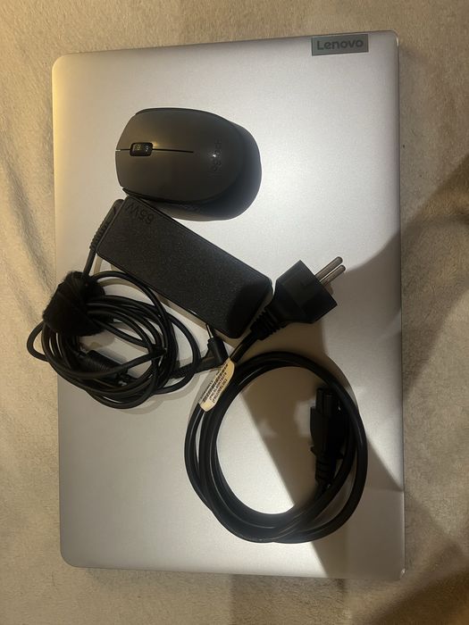 Portatil Lenovo semi novo