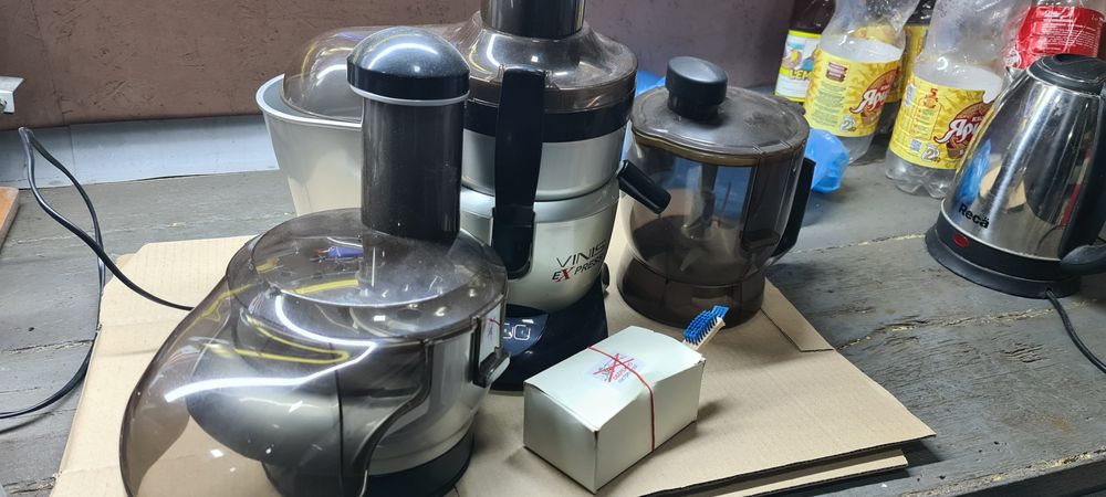 Продам кухонный комбайн