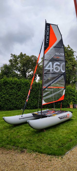 Katamaran Minicat 460 Elite wersja carbon
