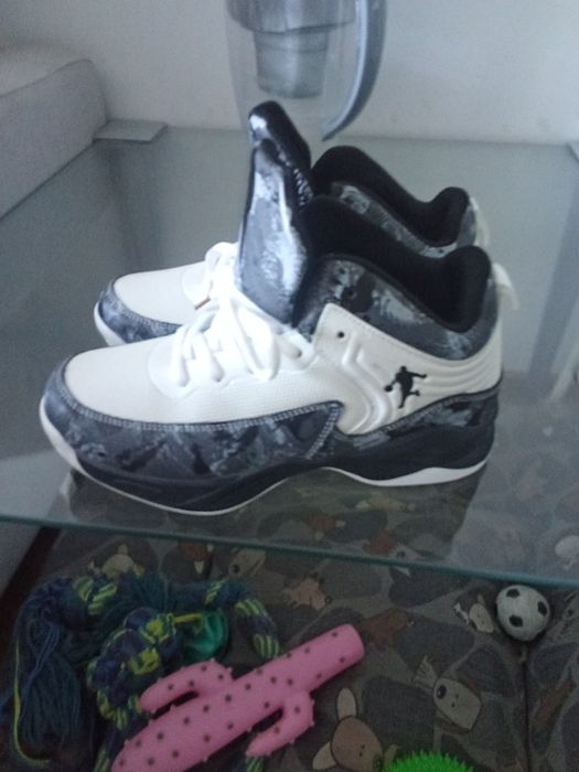 Buty sportowe jordany