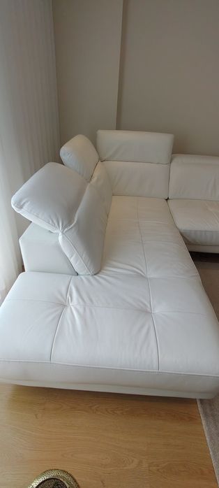 Sofá de canto - em pele branca