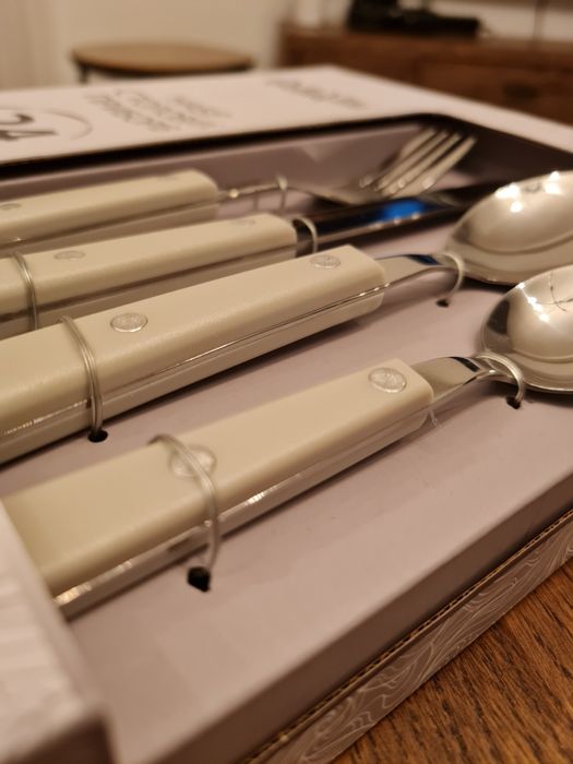 Набір столових приборів 24