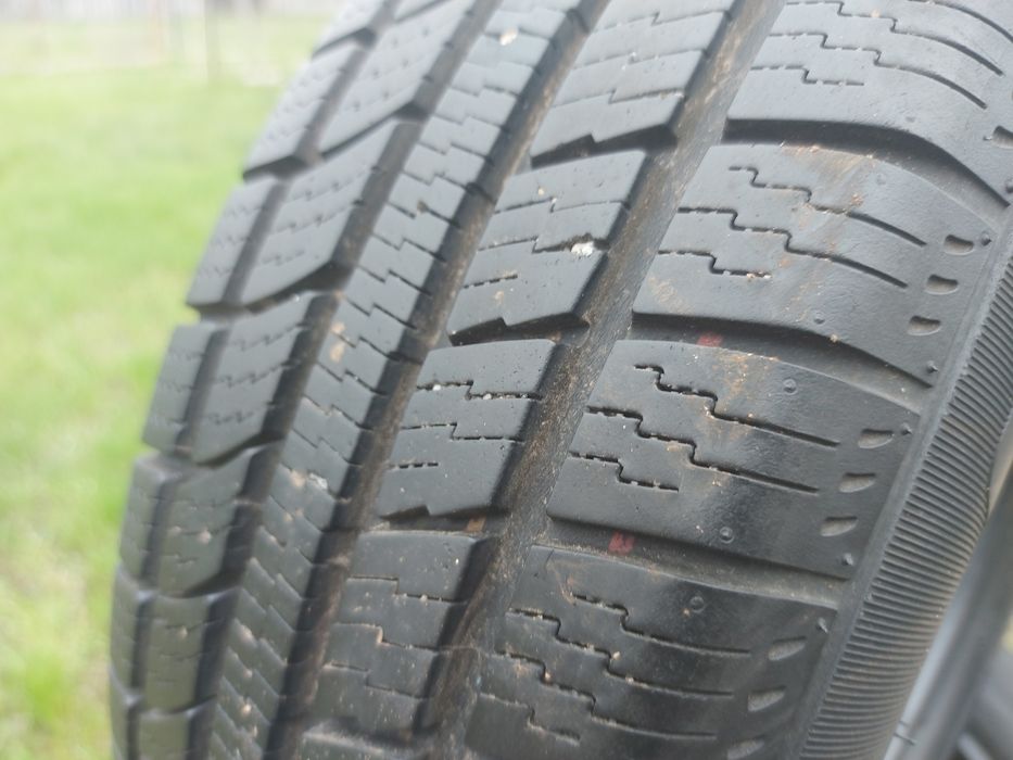 Продам комплект резины R14 всесезонная. 1