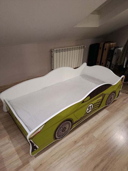 Łóżko dziecięce samochodzik